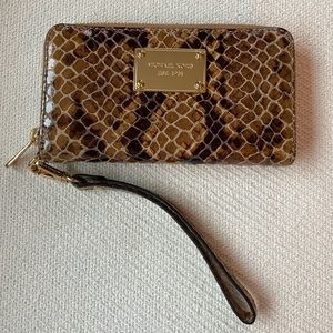 Michael Kors cell phone brown leather wristlet